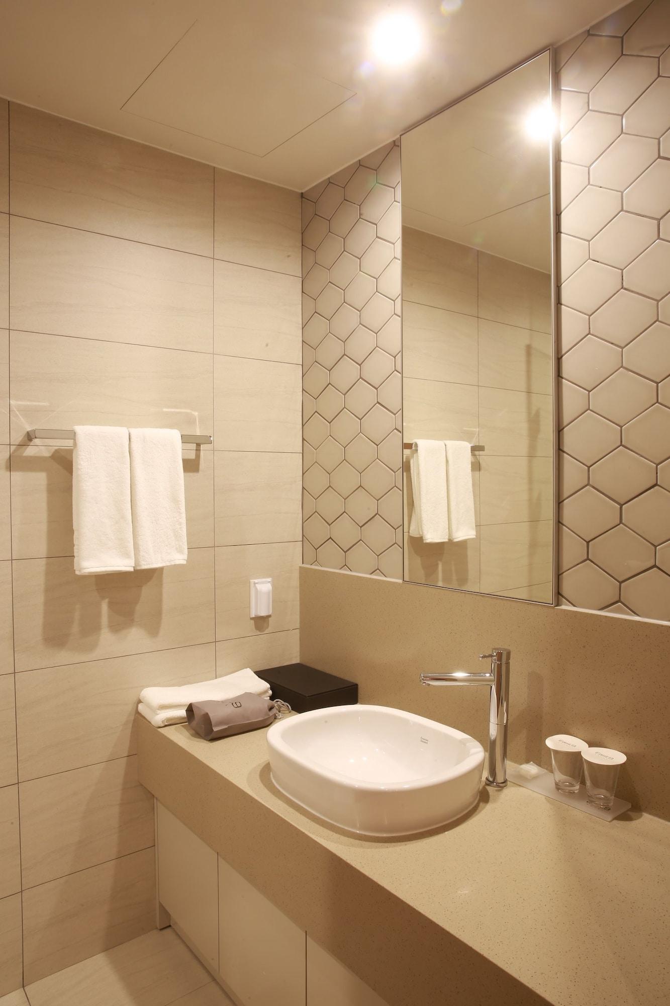 Equipamiento de Habitación Hotel EAST9