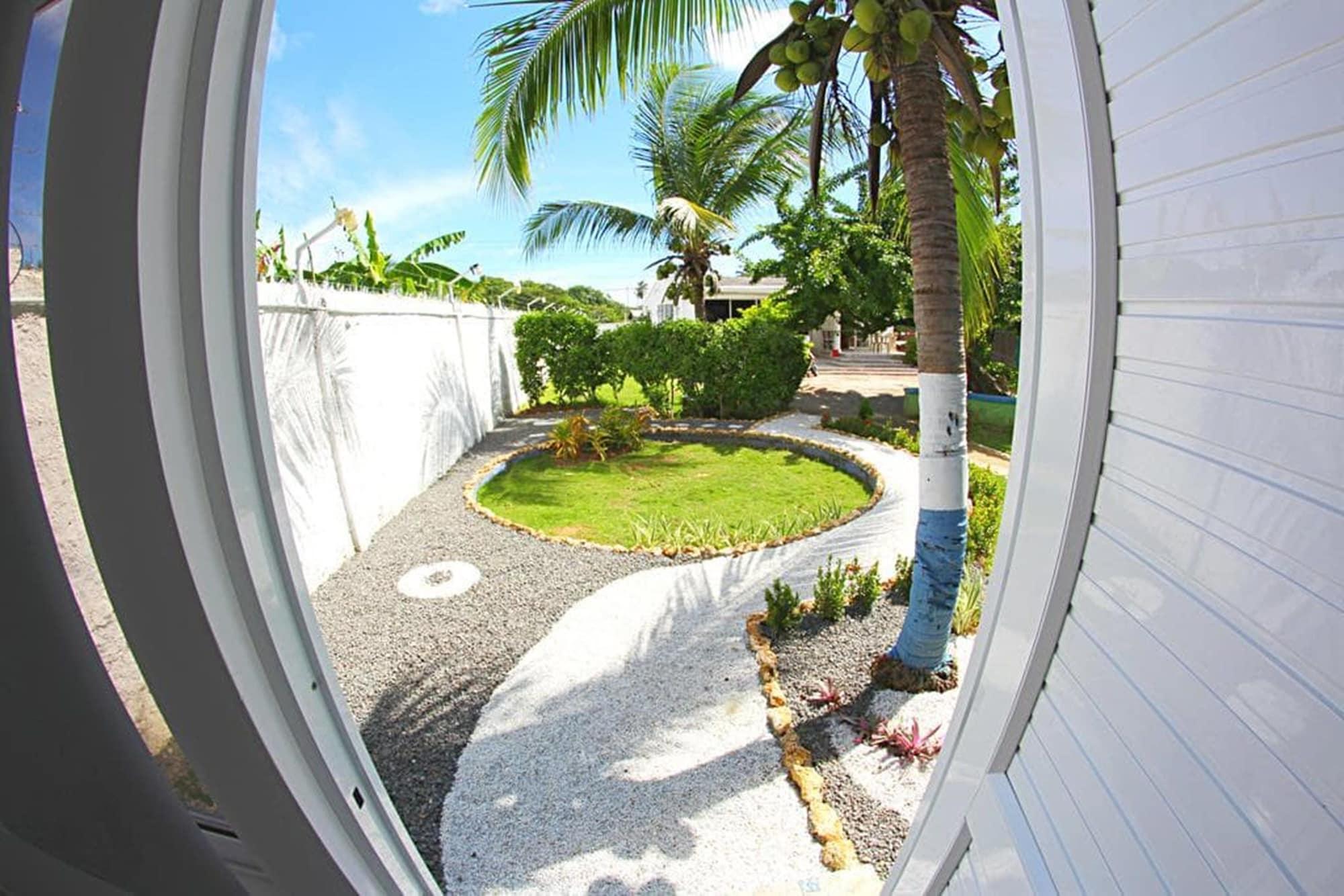 Vista Exterior Mahalo House