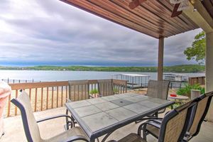 Alquiler Vacacional - Pool Days & Water Fun Await: Lake Ozark Escape!