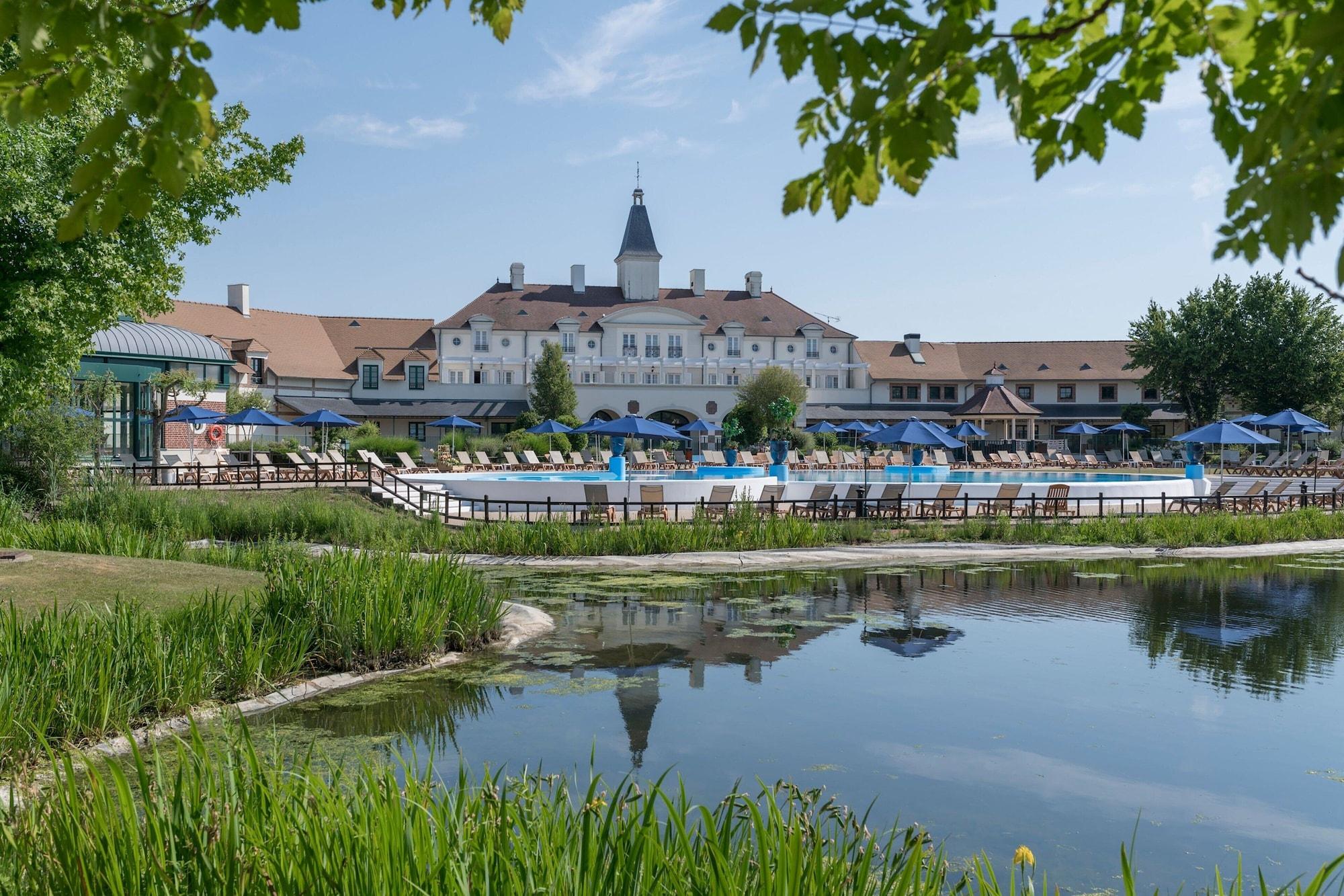 Vista Exterior Marriott Village d'Ile-de-France