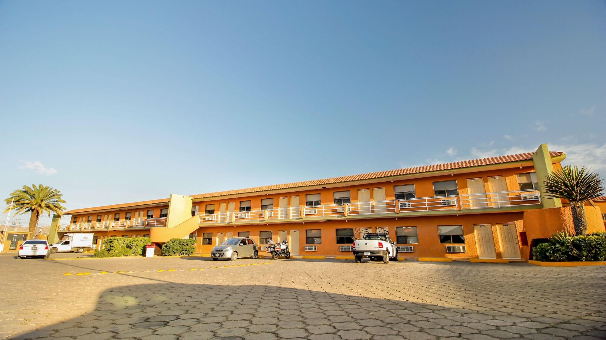 Vista Exterior Hotel & Suites Marrod