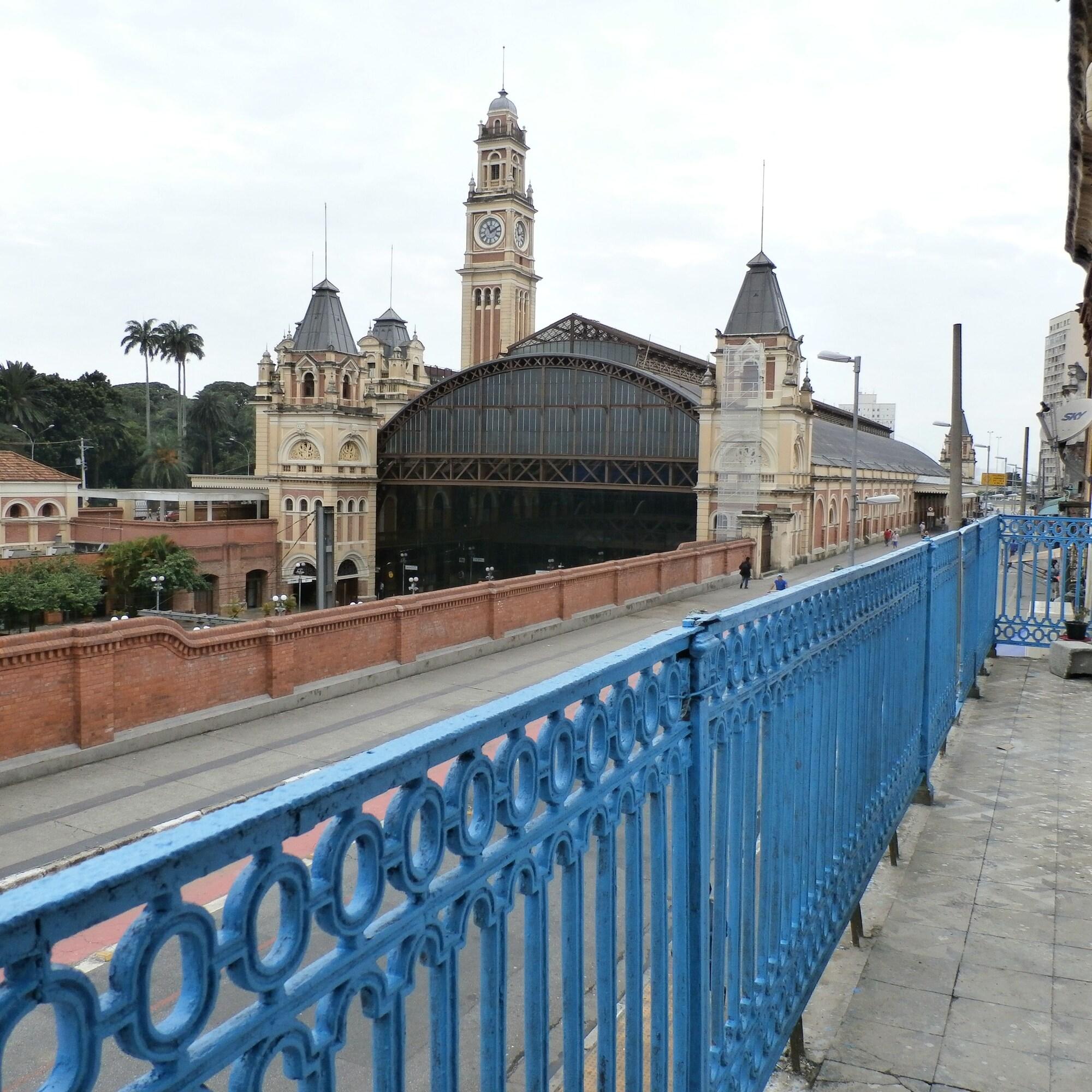 Varios Balcony Hostel Hotel