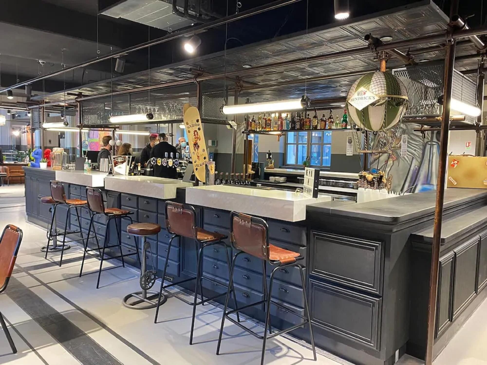 Bar/Salón Moxy Lille City