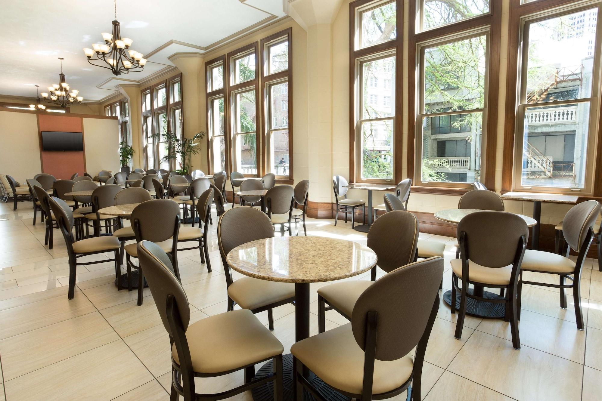 Restaurant Drury Inn & Suites San Antonio Riverwalk