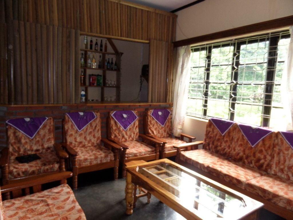 Bar/Salón Kasi Tembo Rest House