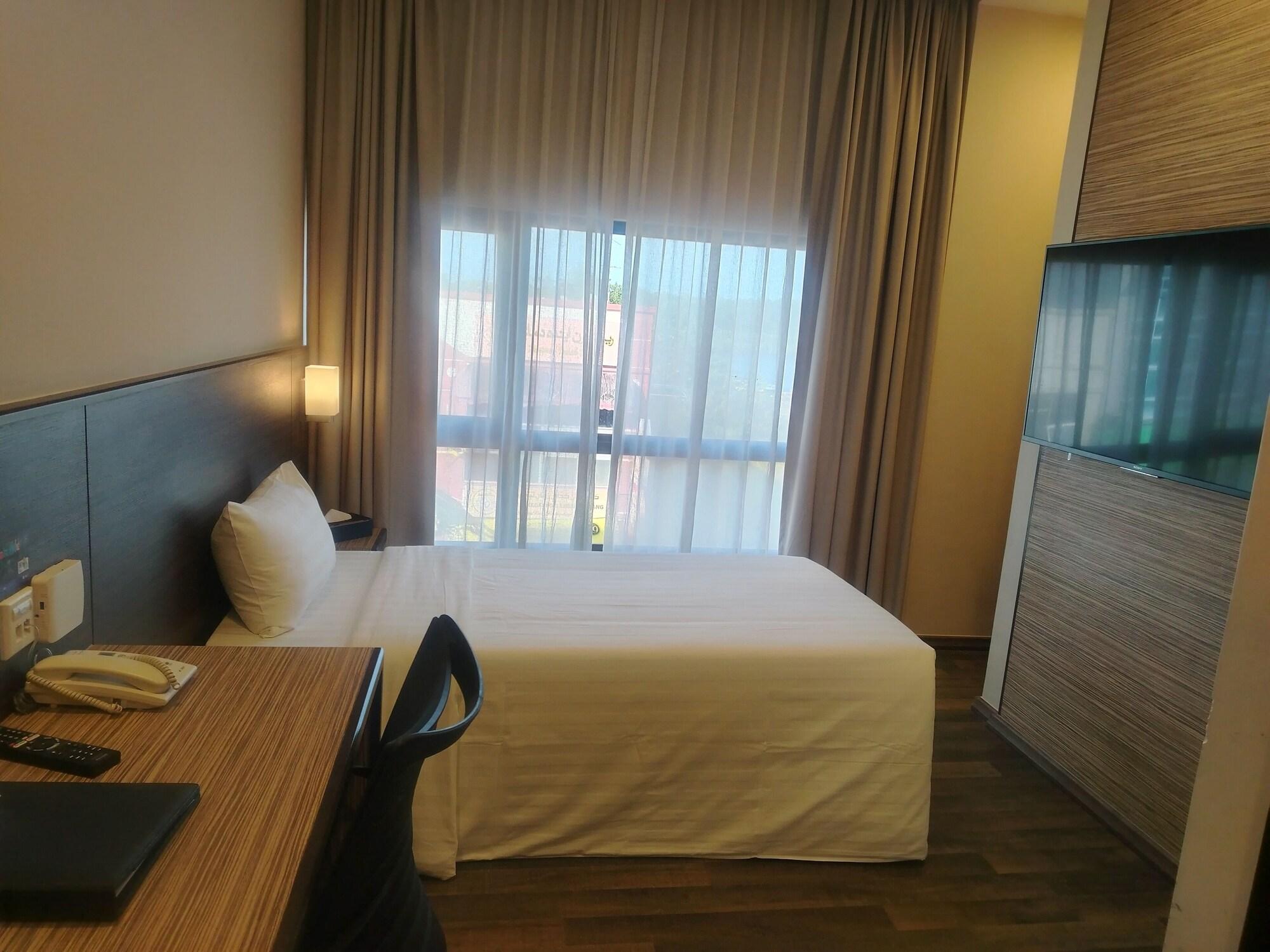 Varios The Corner House