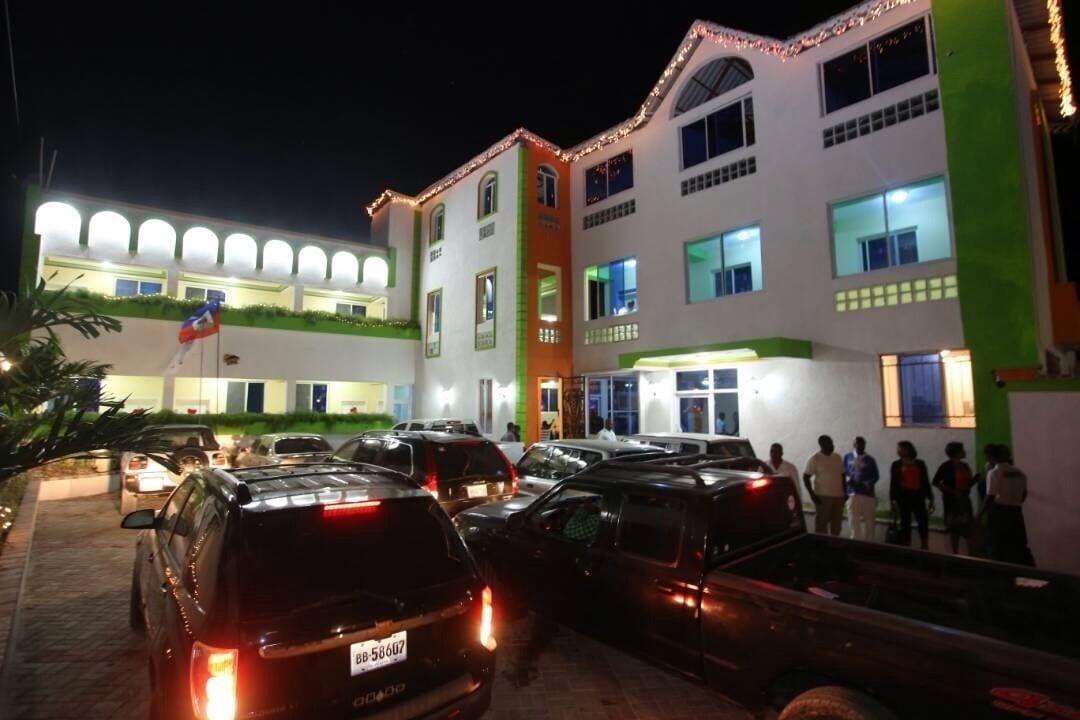 Vista Exterior Sunshine Hotel Tabarre