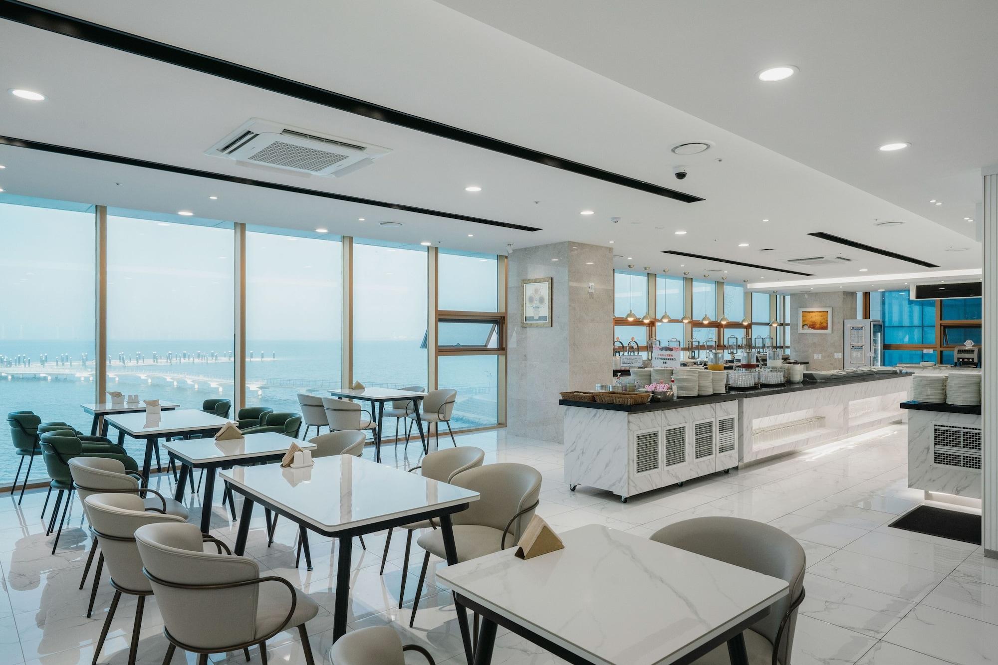 Restaurant WAVE M HOTEL WEST