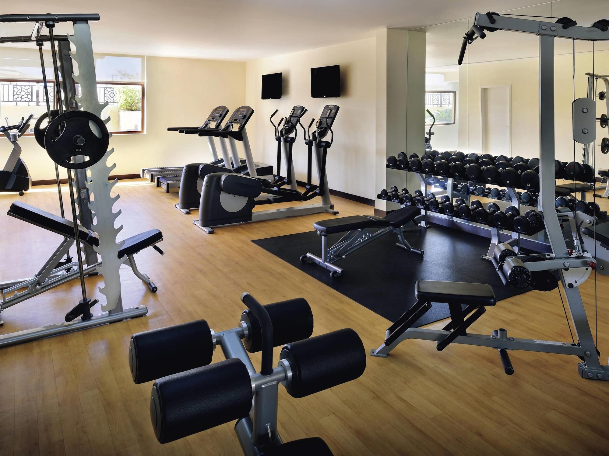 Gimnasio Movenpick Hotel Apartments Al Mamzar Dubai