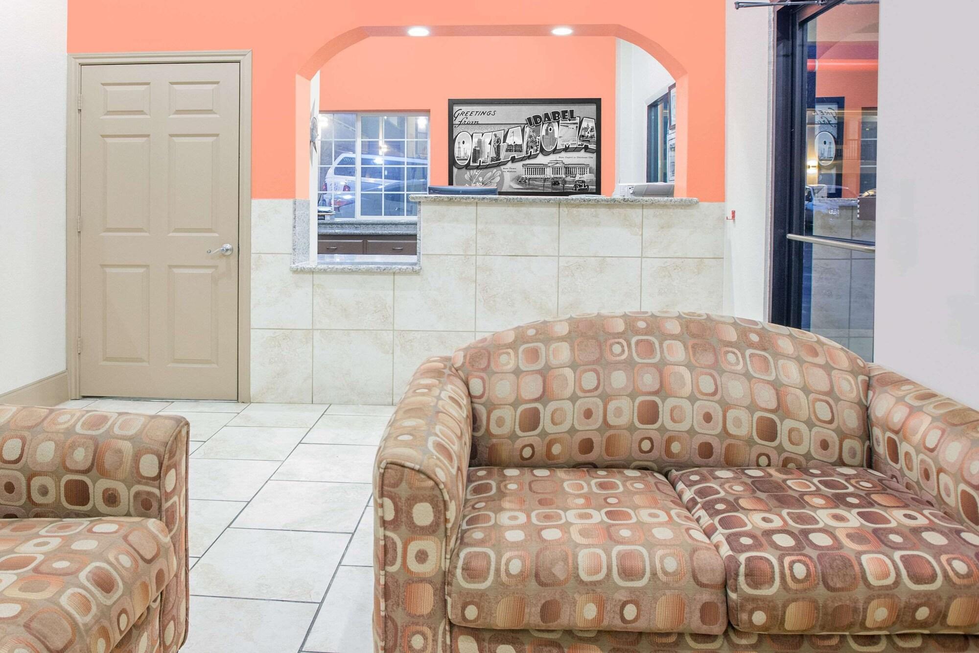 Vista Lobby Super 8 by Wyndham Idabel