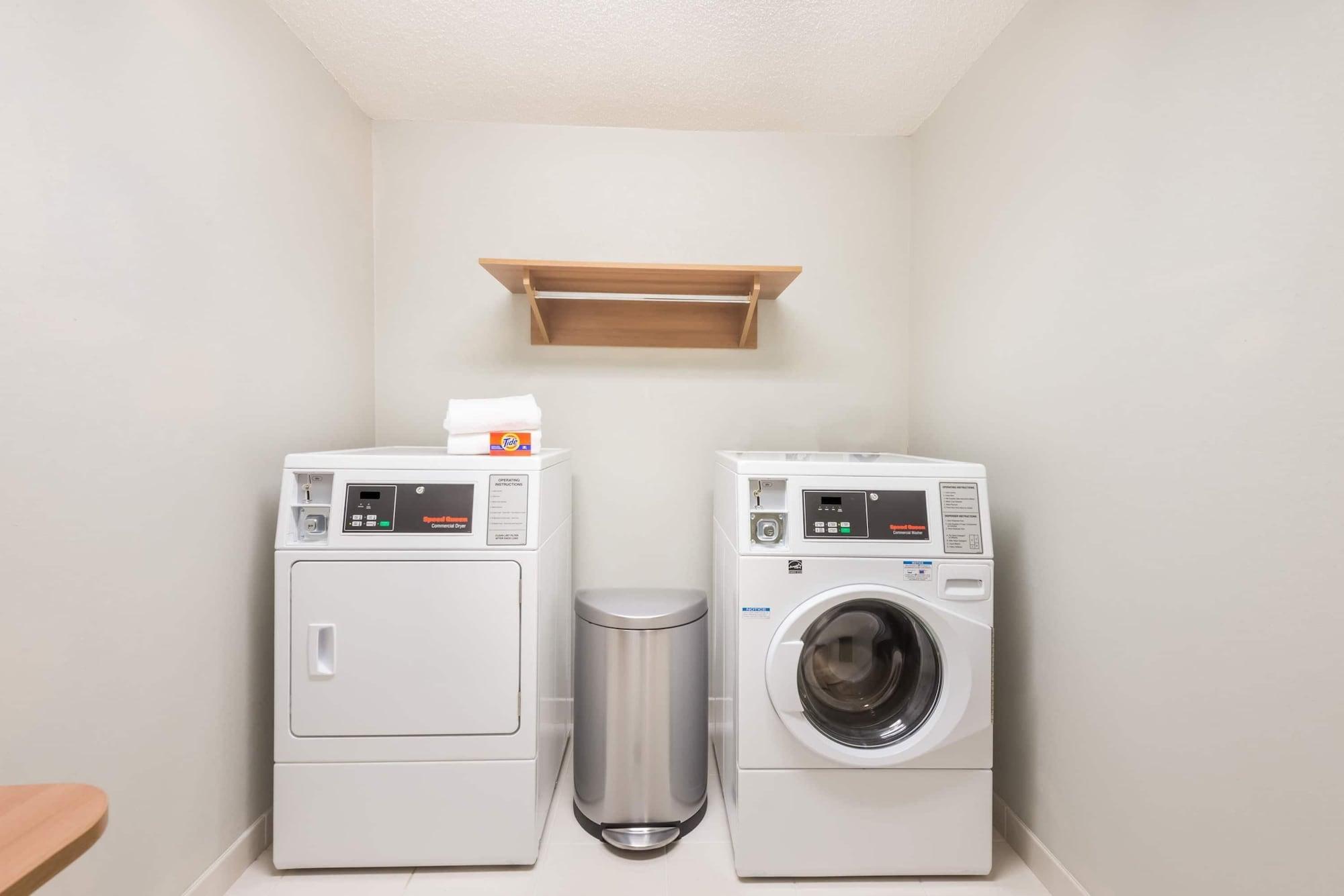 Vista Lobby Microtel Inn & Suites By Wyndham Beaver Falls