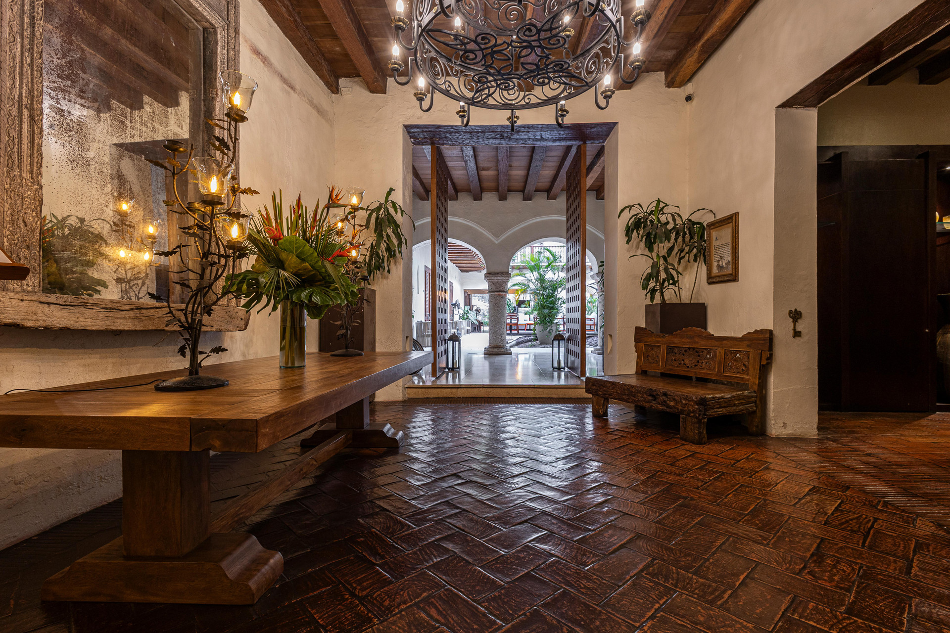 Vista Lobby Ananda Hotel Boutique