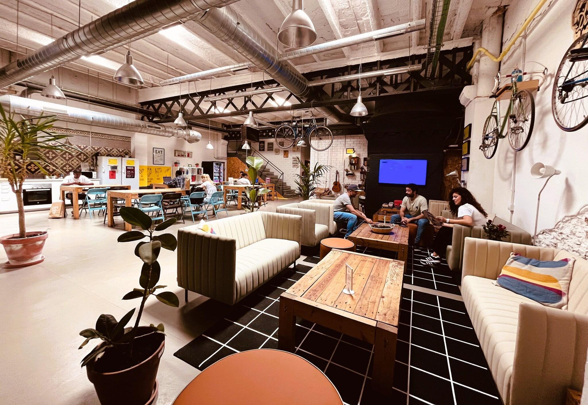 Vista Exterior Bed & Bike Hostel Barcelona