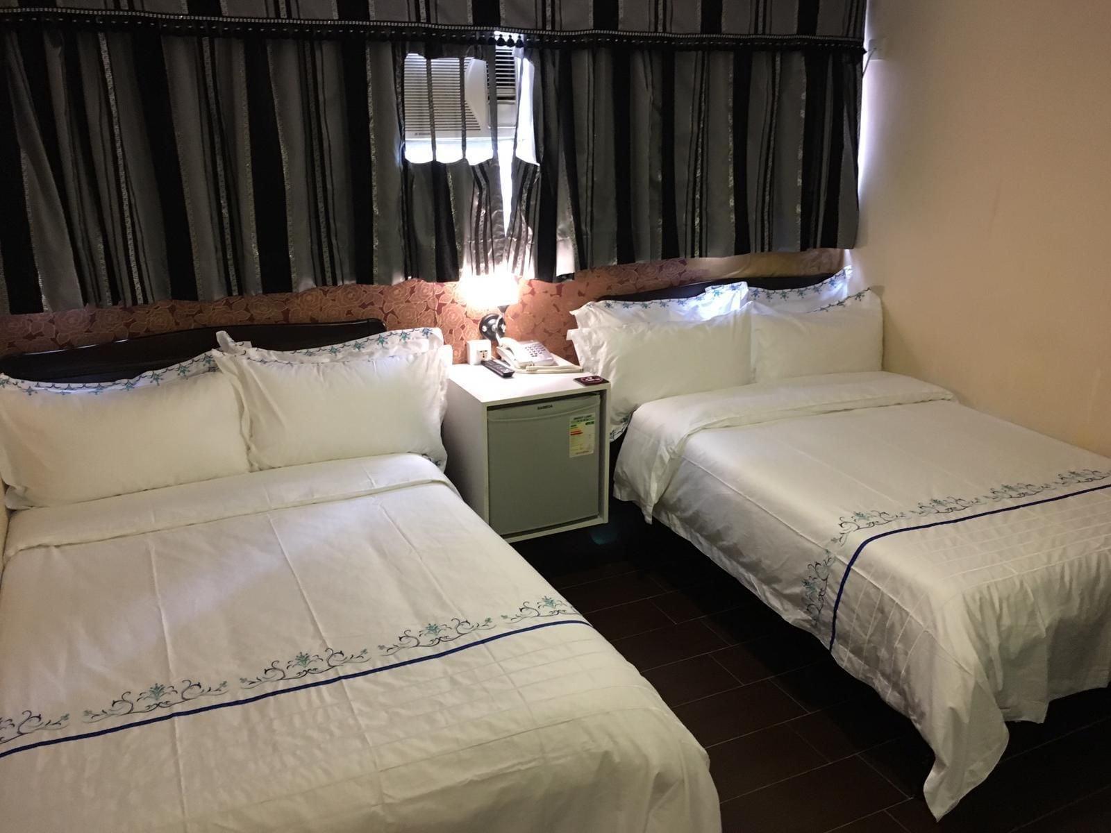 Varios California Hotel