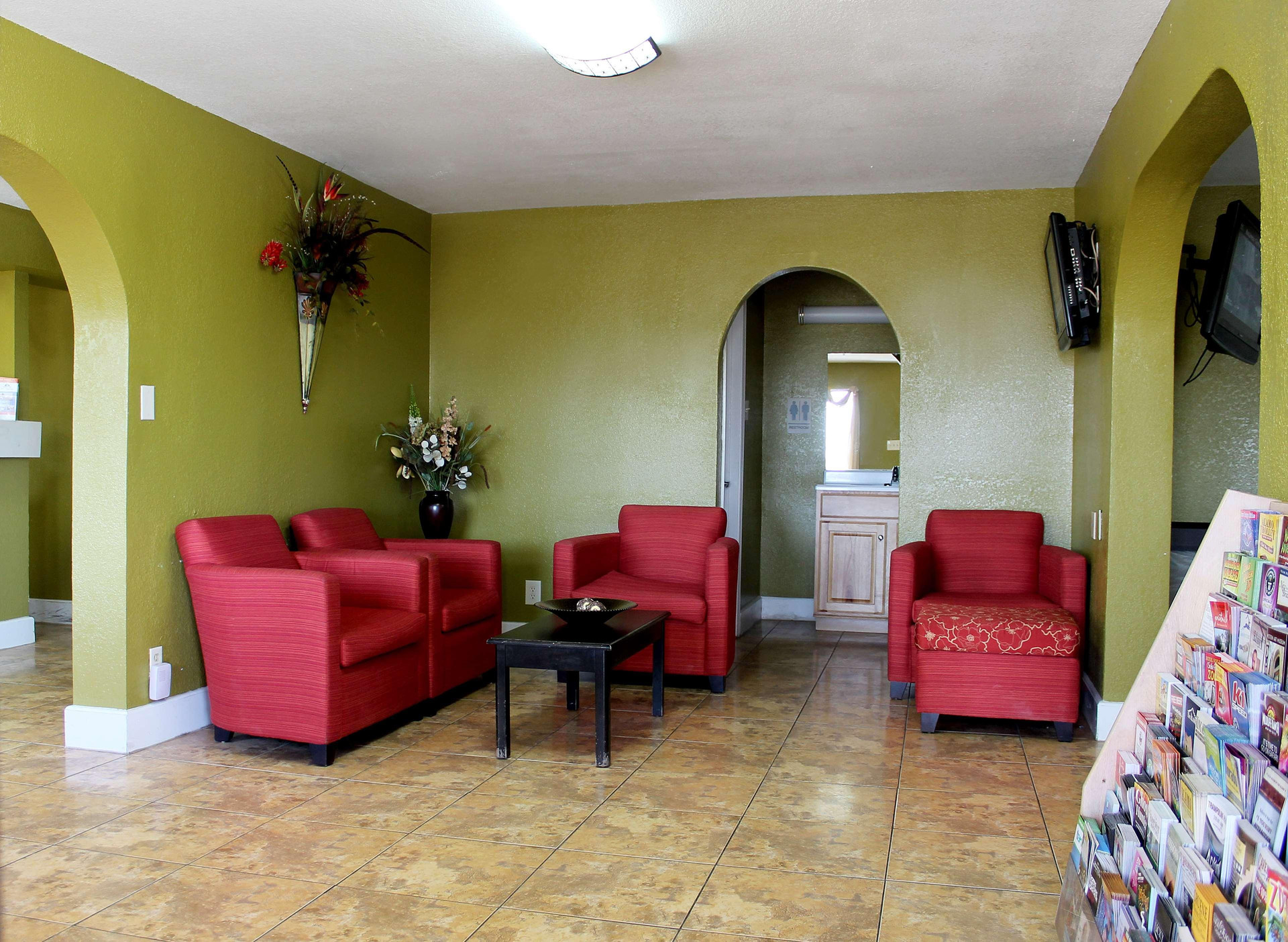 Vista Lobby Americas Best Value Inn AT&T Center