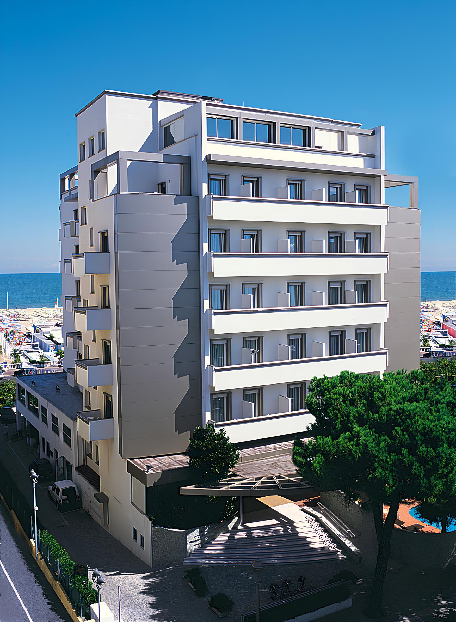 Vista Exterior National Hotel