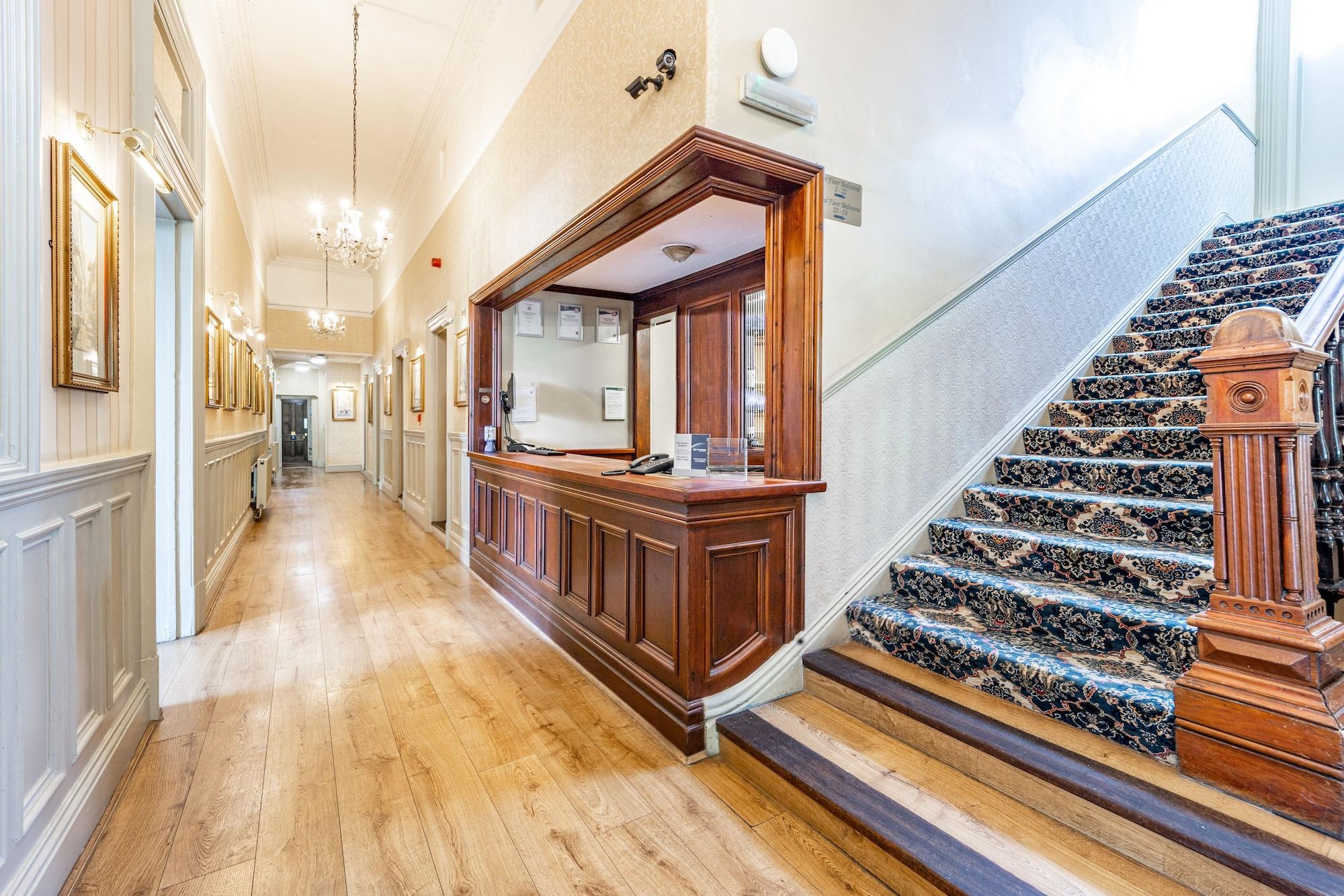 Vista Lobby Best Western Limpley Stoke Hotel