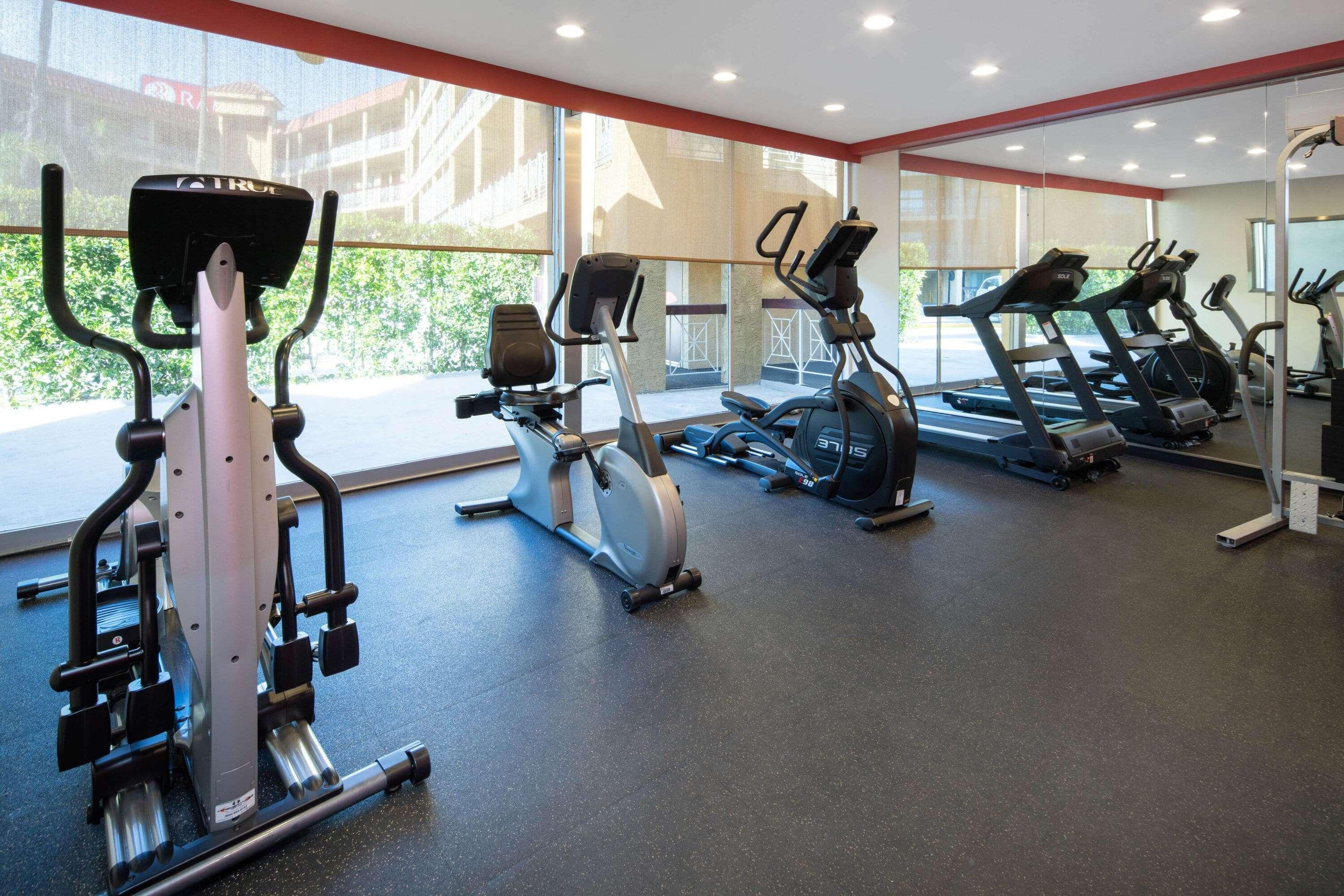 Instalaciones Recreativas Ramada by Wyndham Burbank Airport