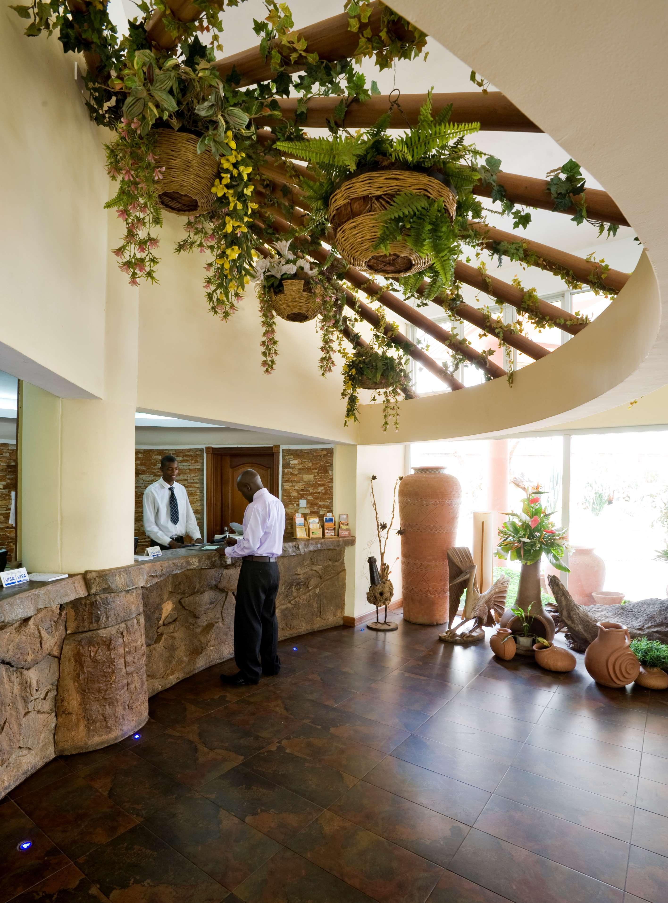 Vista Lobby Golf Course Hotel