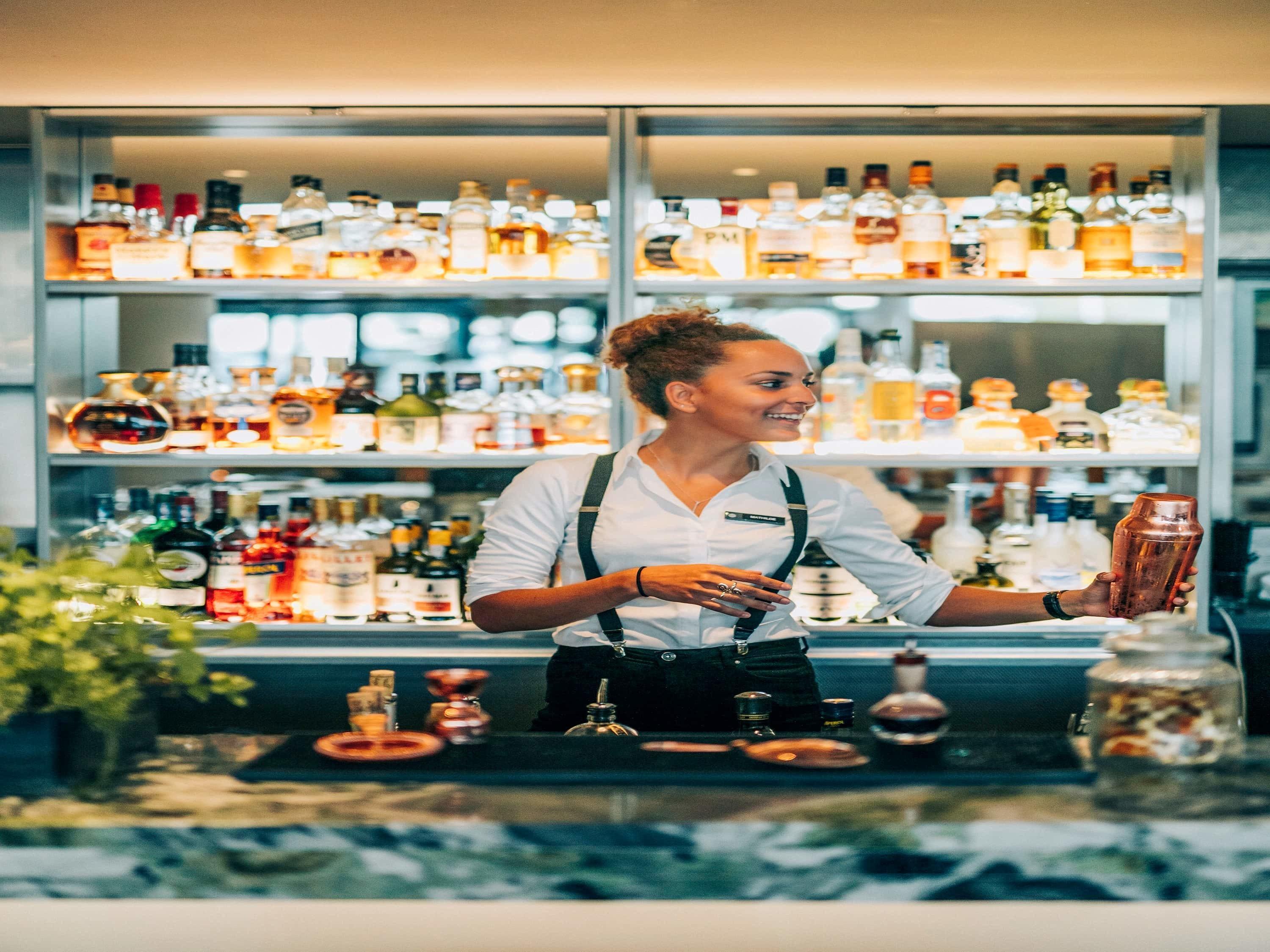 Bar/Salón Pullman Miri Waterfront