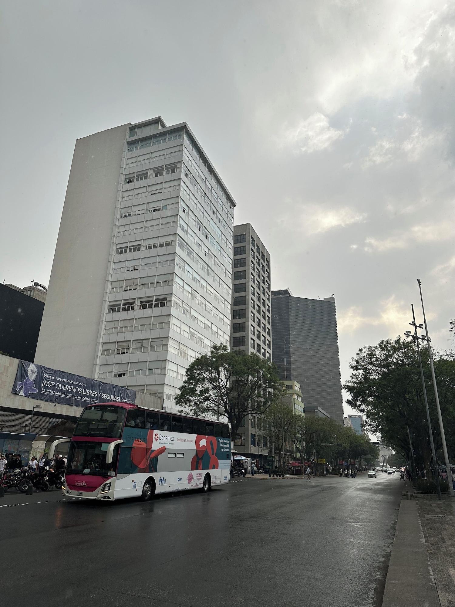 Vista Exterior Departamentos de Lujo Alameda Central