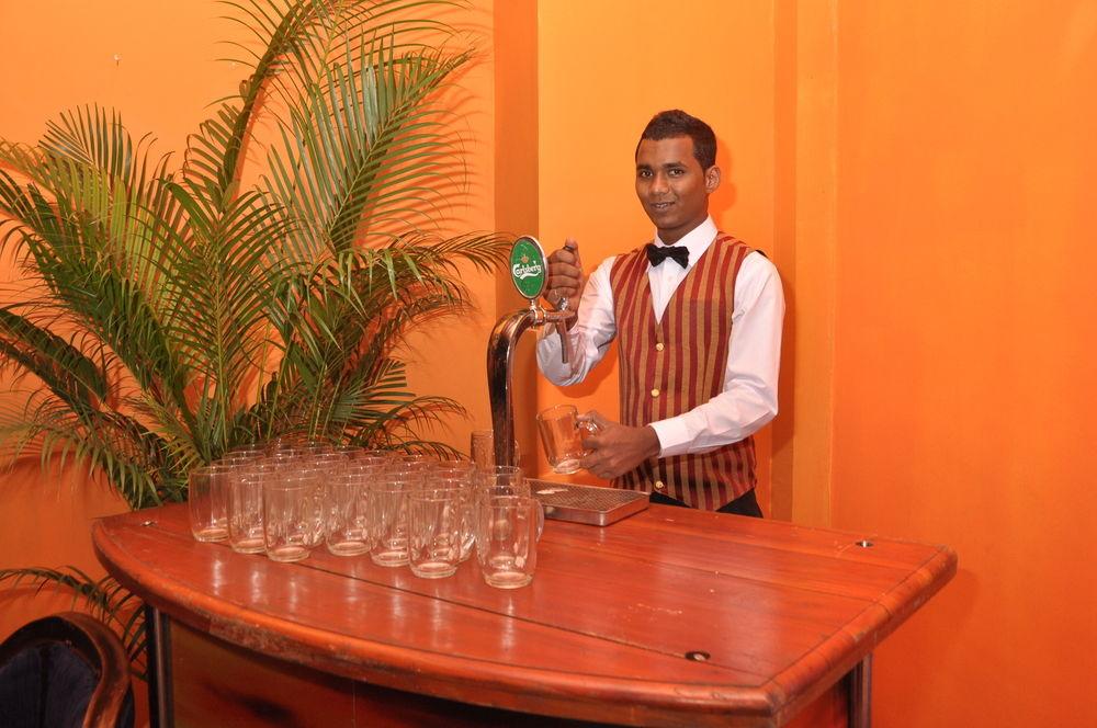 Bar/Salón Grand Oriental Hotel