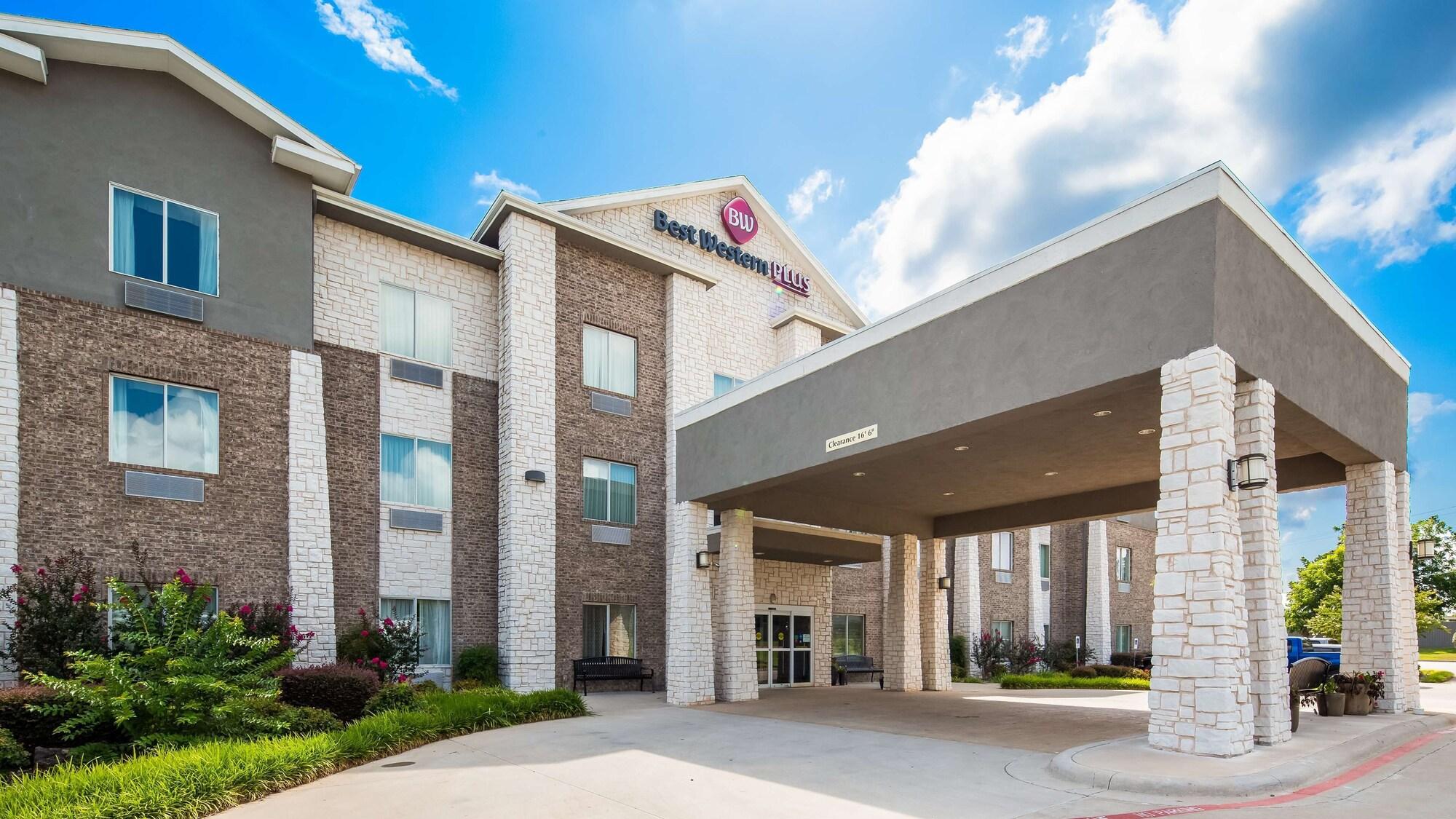 Varios Best Western Plus Sand Bass Inn & Suites