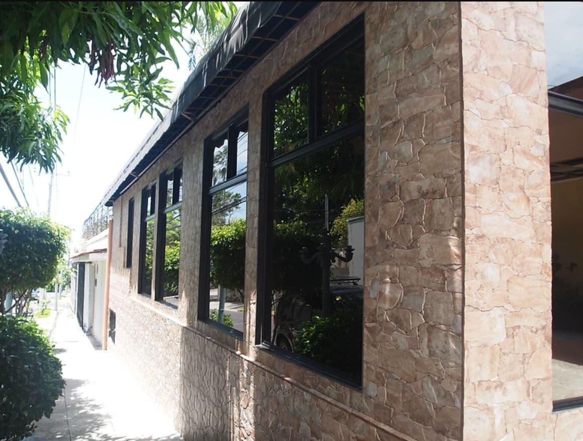 Vista Exterior Hostal Verona