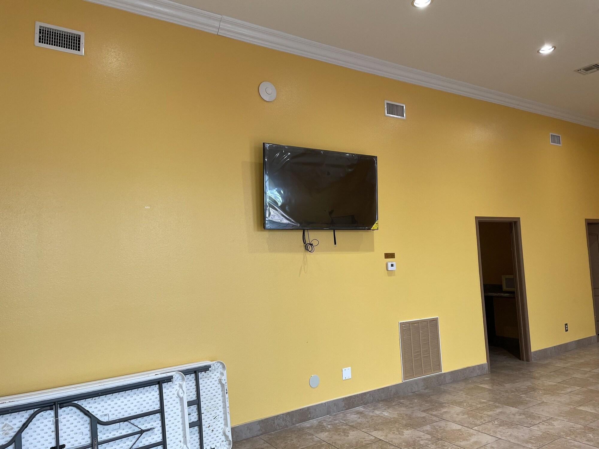 Salón de Baile Los Fresnos Inn and Suites