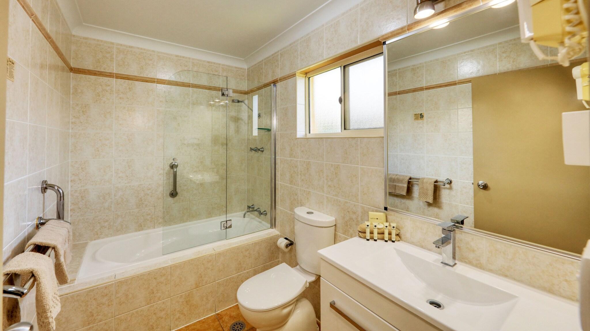 Vista Lobby Edward Parry Motel & Apartments