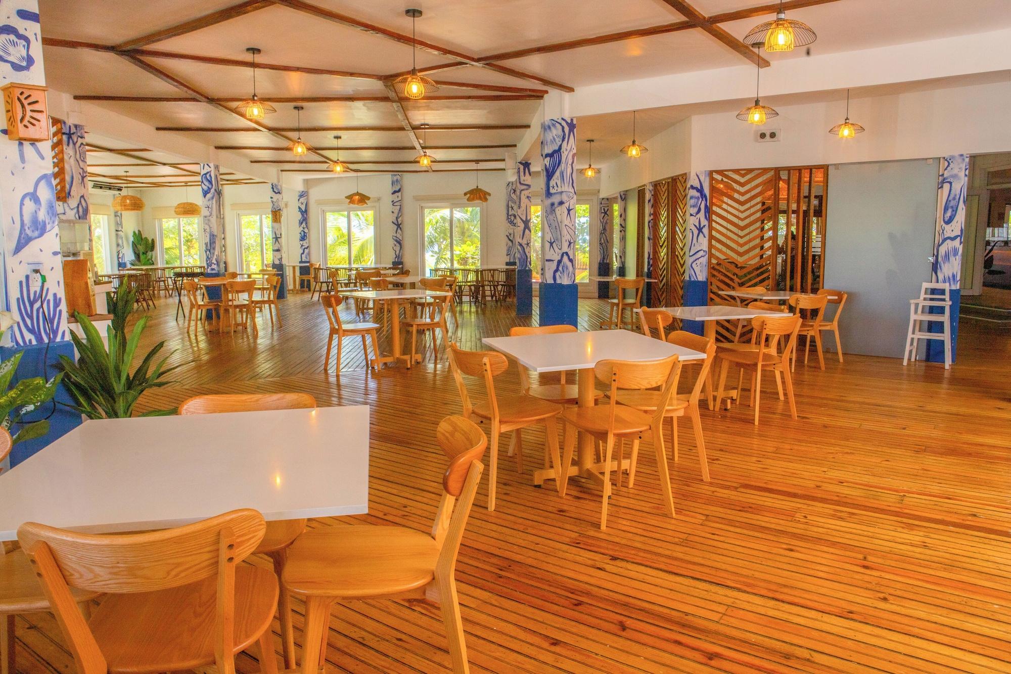 Restaurant Fantasy Island Beach Resort, Dive and Marina All Inclusive