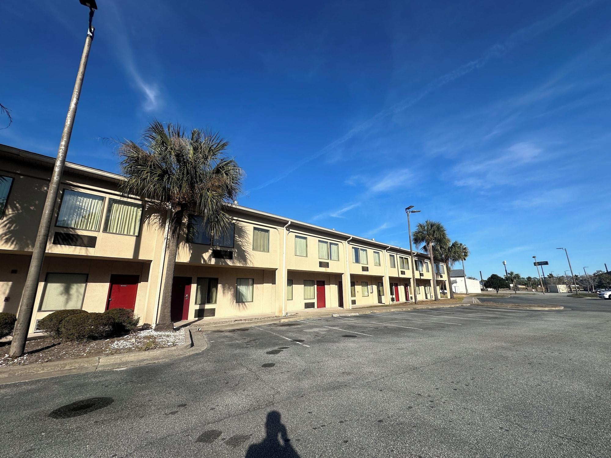Vista Exterior Guest Cottage & Suites By OYO Brunswick/Golden Isles