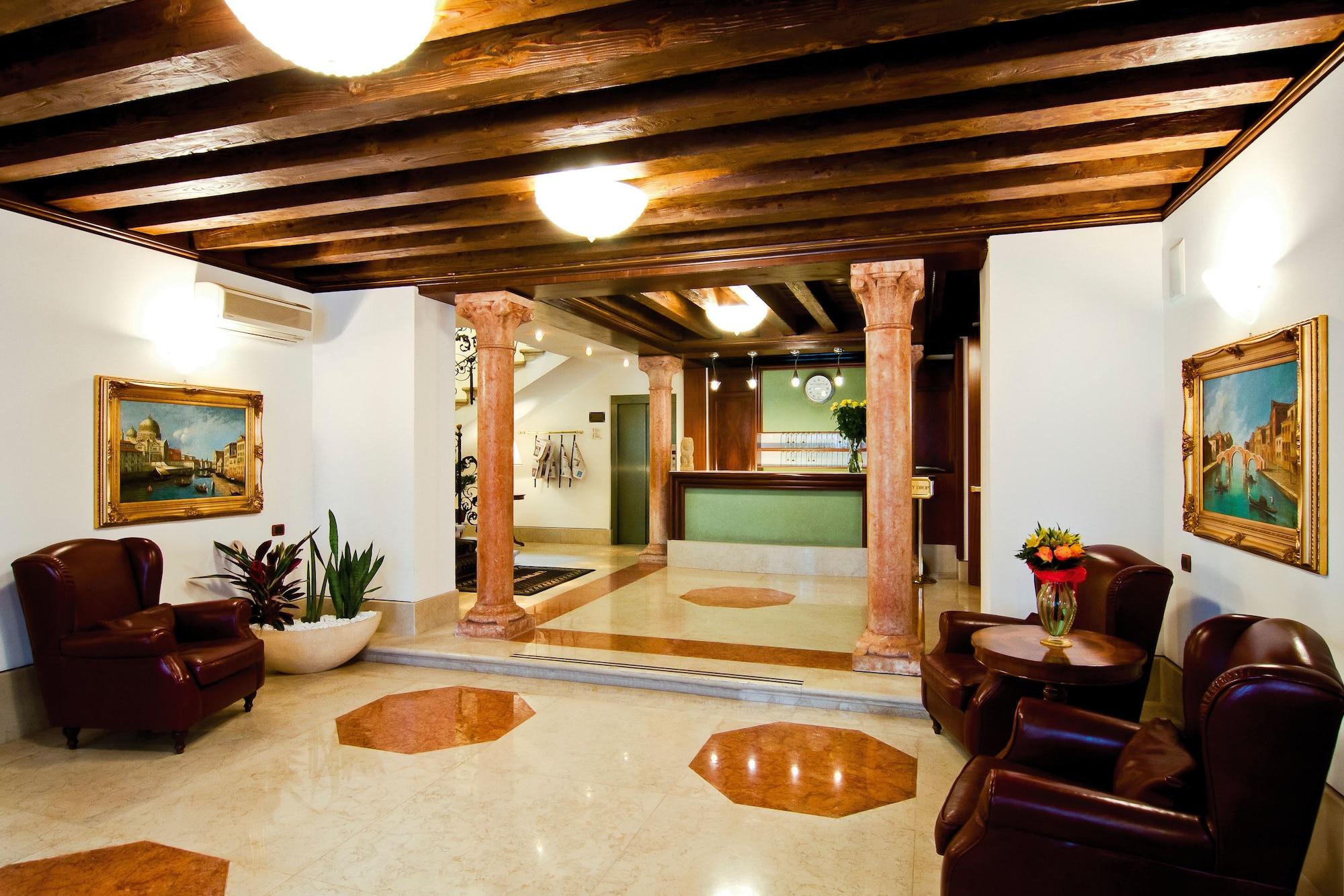 Vista Lobby Hotel Foscari Palace