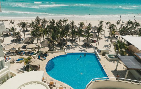 Hotel NYX Cancun All Inclusive - Hoteles cerca de Playa Marlín en Cancún