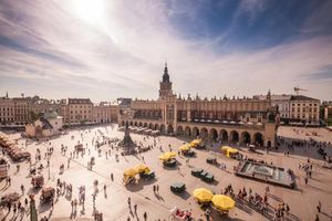 Passeio - Cracóvia: Passeio Guiado Curto pelo Centro Histórico com Entrada na Basílica de Santa Maria