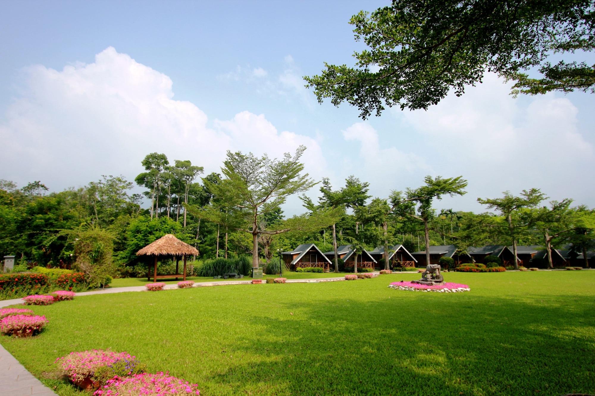 Vista Exterior Atunas Holiday Country