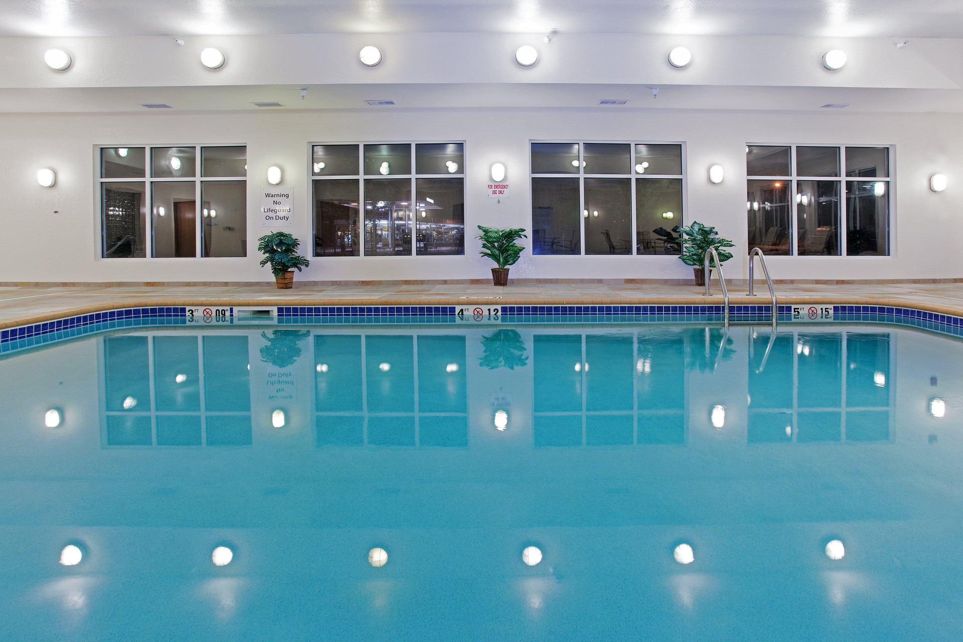 Vista Piscina Holiday Inn Express and Suites Buffalo