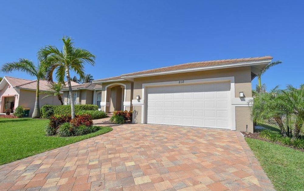 Beachcomber Home #65142 4 Bedrooms 2 Bathrooms Home, Marco ...