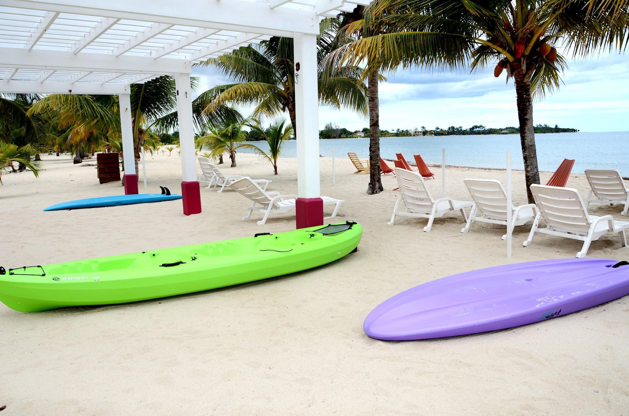 Instalaciones Recreativas Miramar Apartments