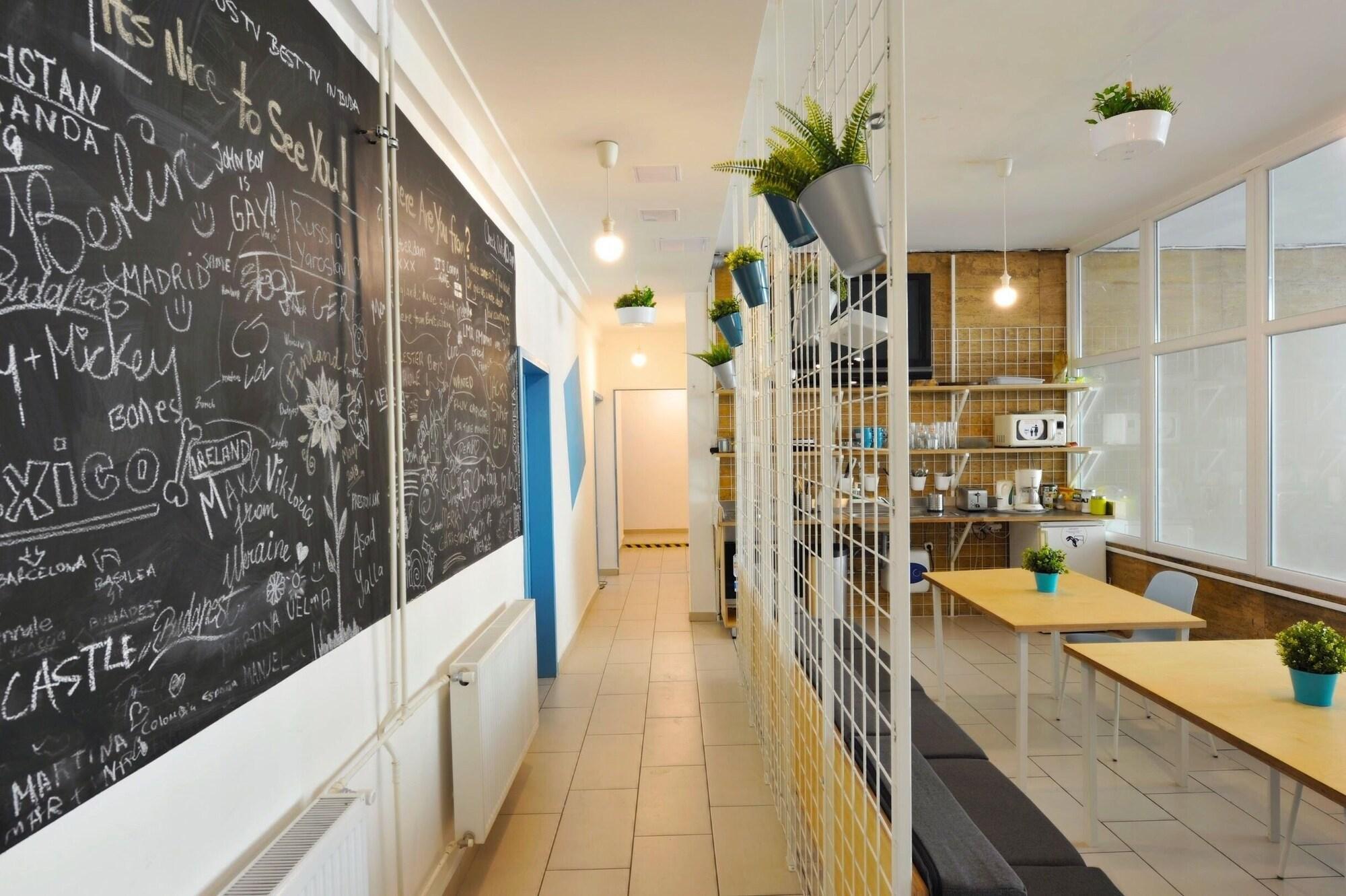 Restaurant WOW City Hostel