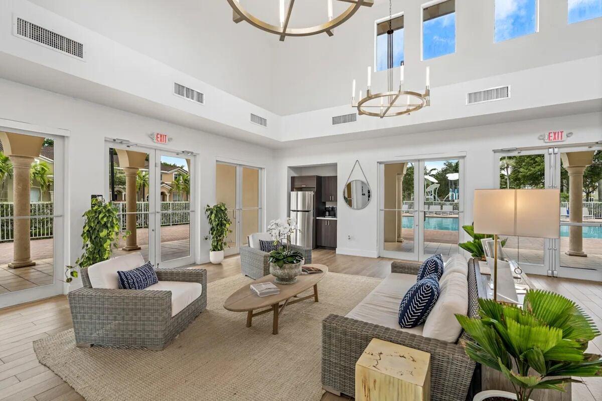 Varios Landing Apartments Homestead