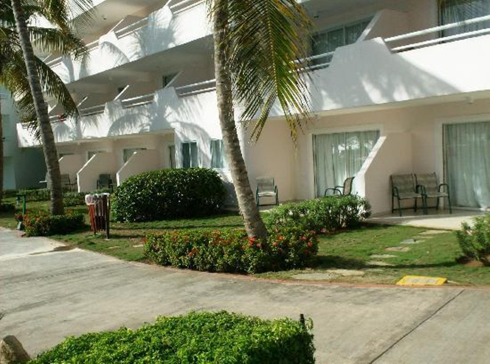 Vista Exterior Hotel Costa Caribe Beach