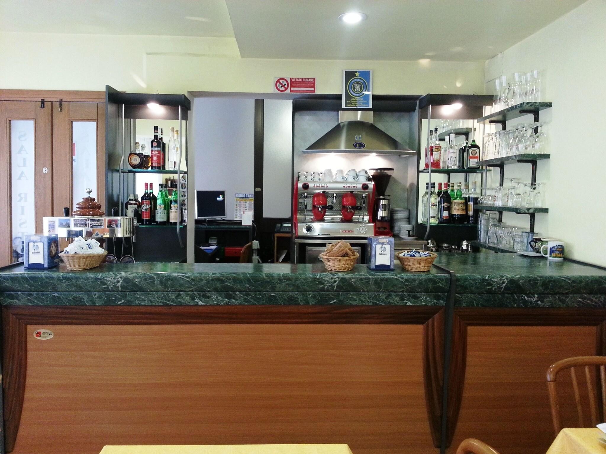 Bar/Salón Hotel Clodia