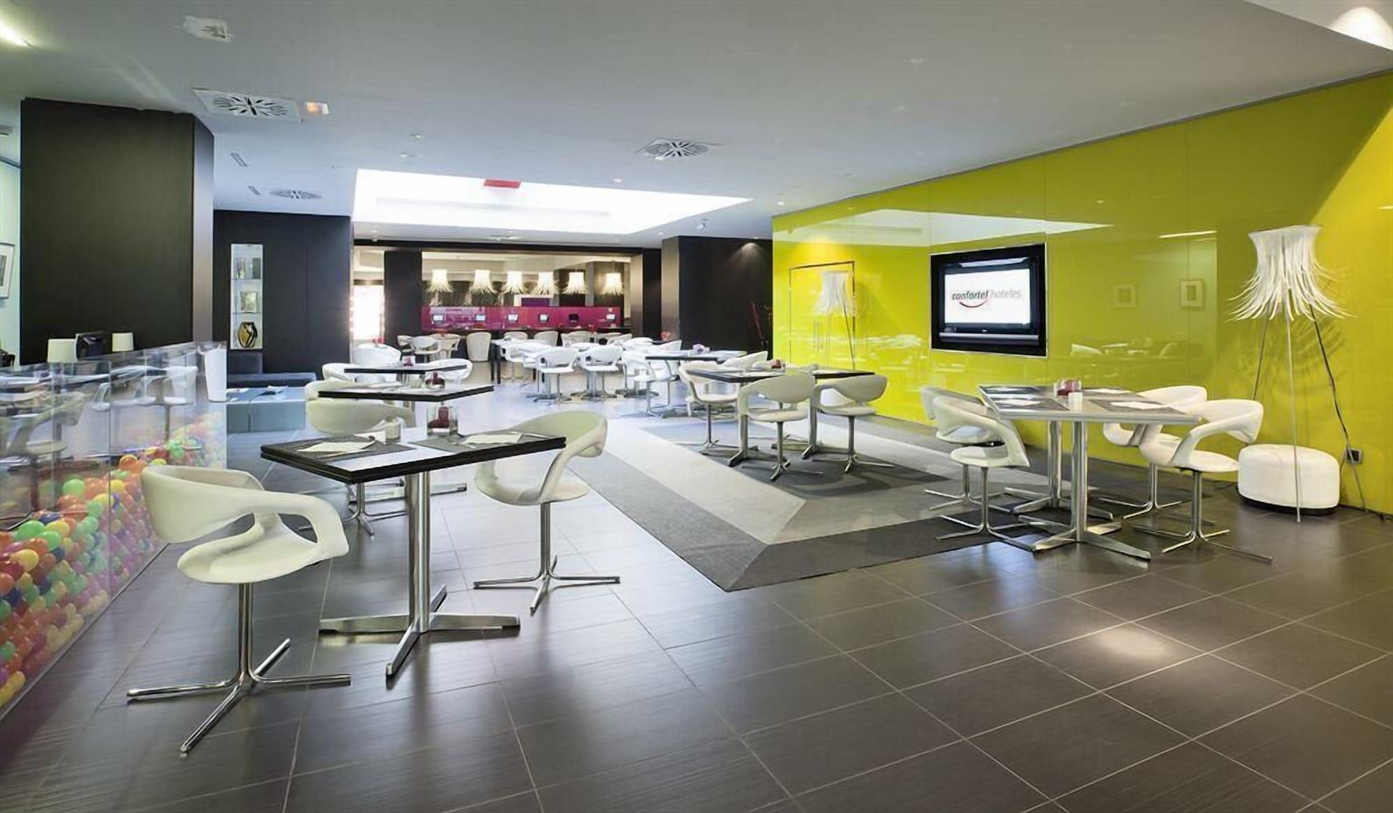 Bar/Salón Hotel ILUNION Bel Art