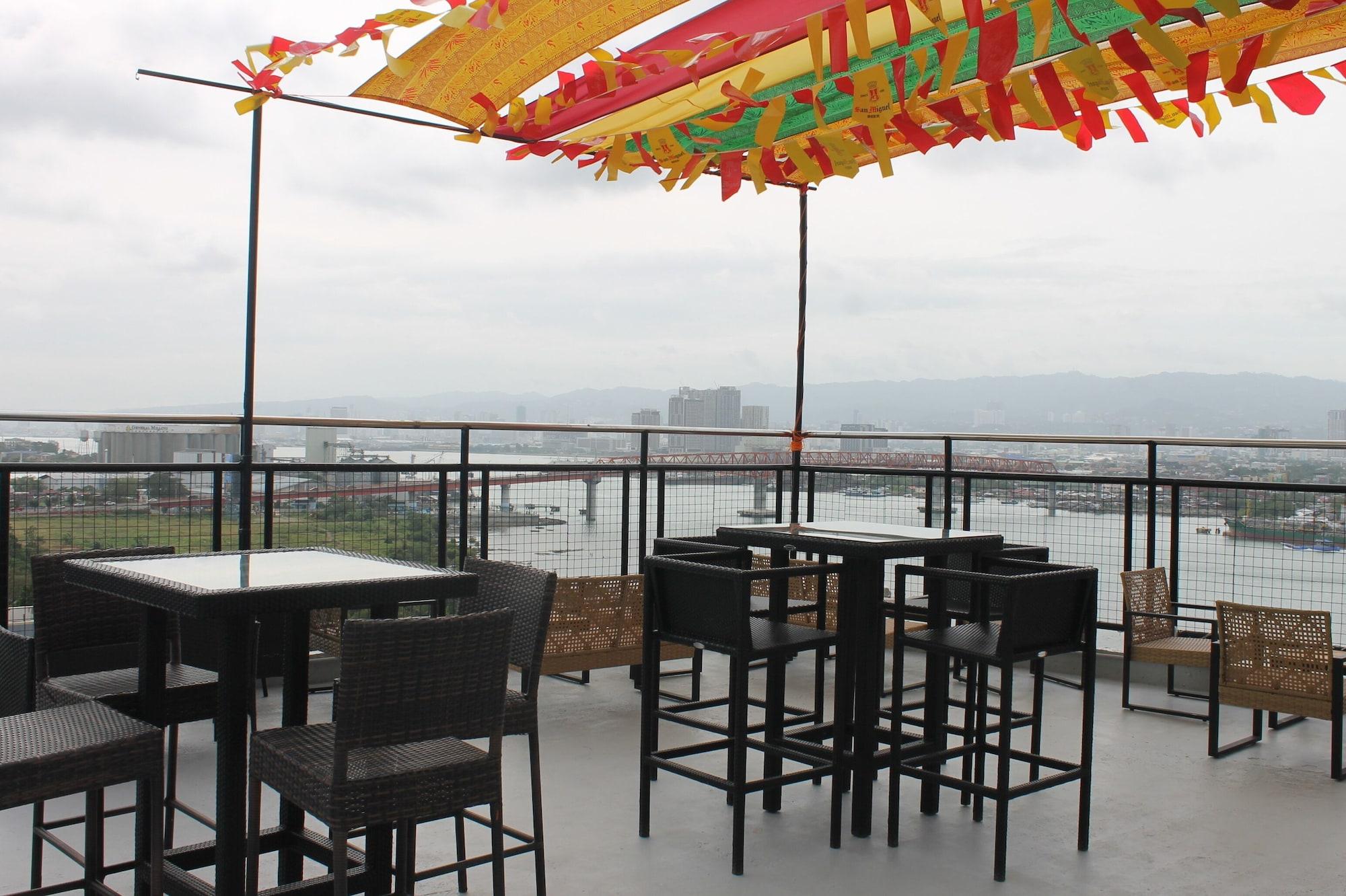 Bar/Salón SEMPRE PREMIER INN MACTAN AIRPORT HOTEL