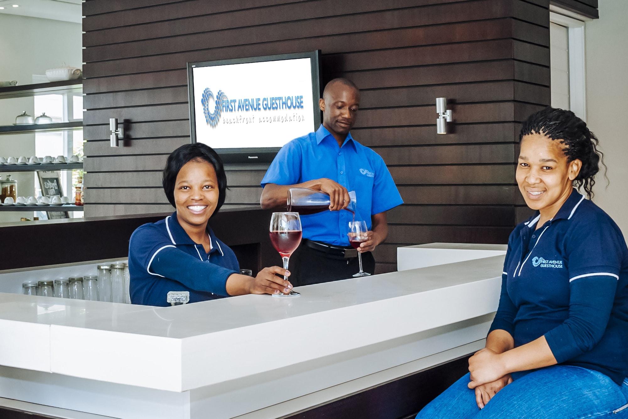 Bar/Salón First Avenue Guesthouse