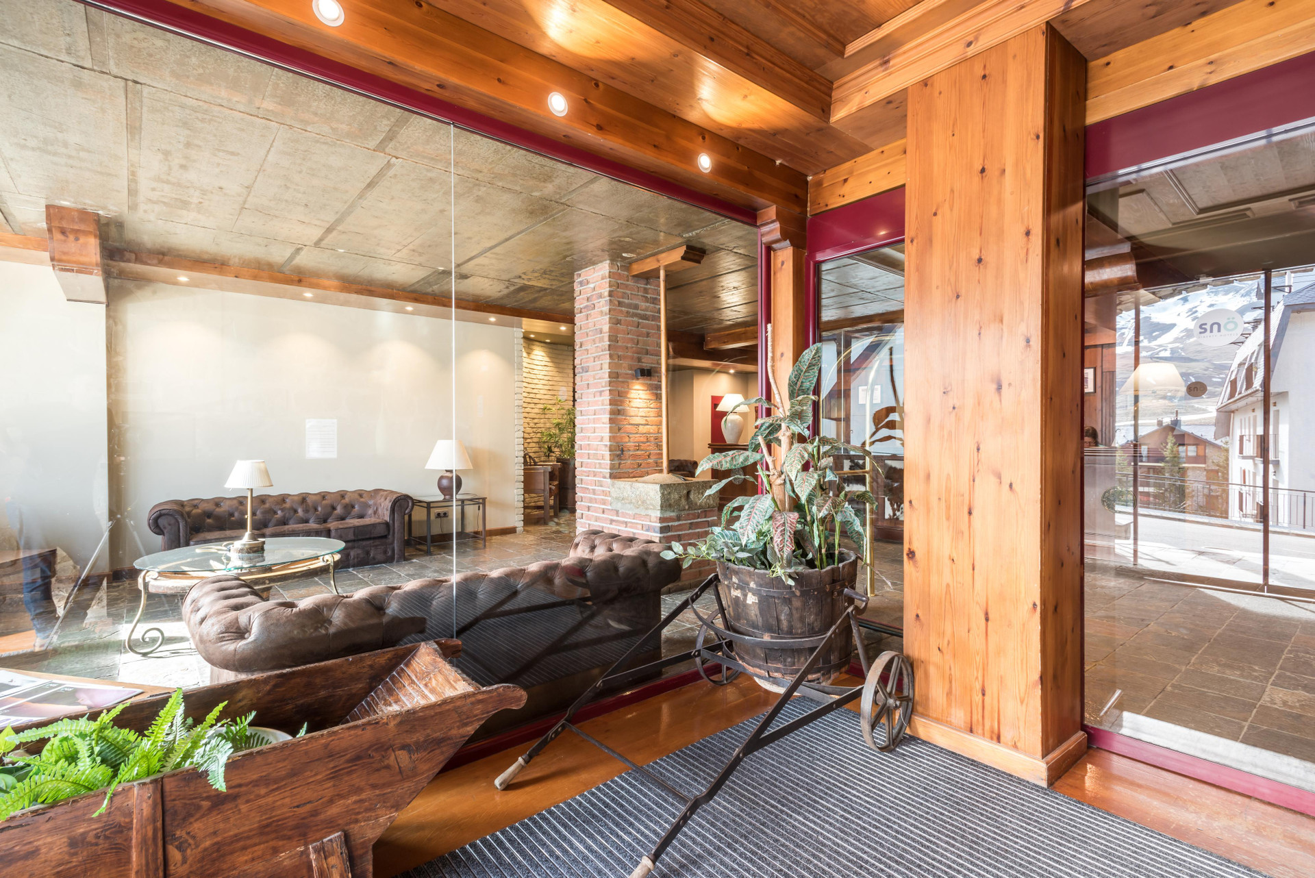 Vista Lobby Snö Villa Sallent 4