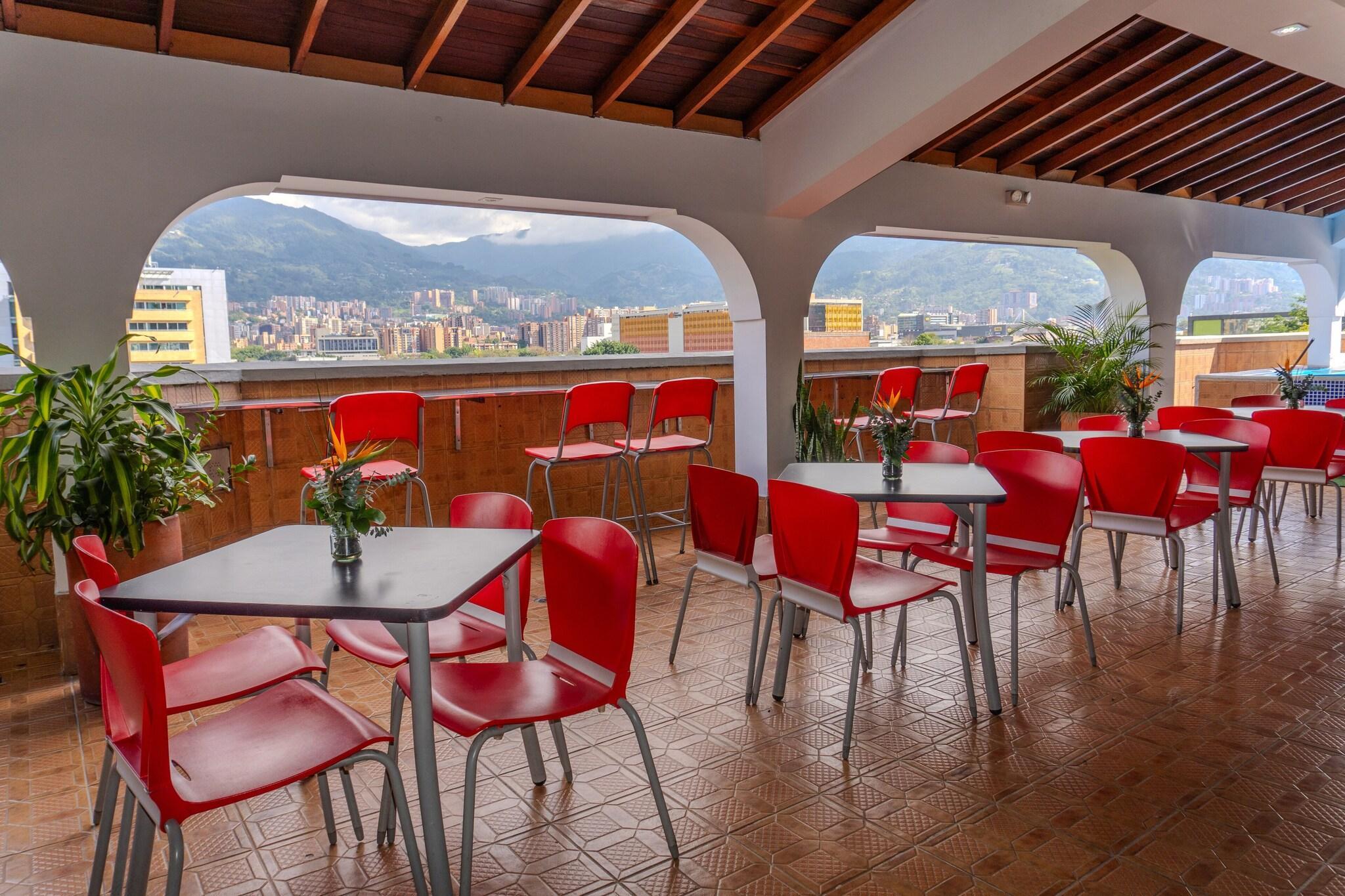 Bar/Salón Alcaraván