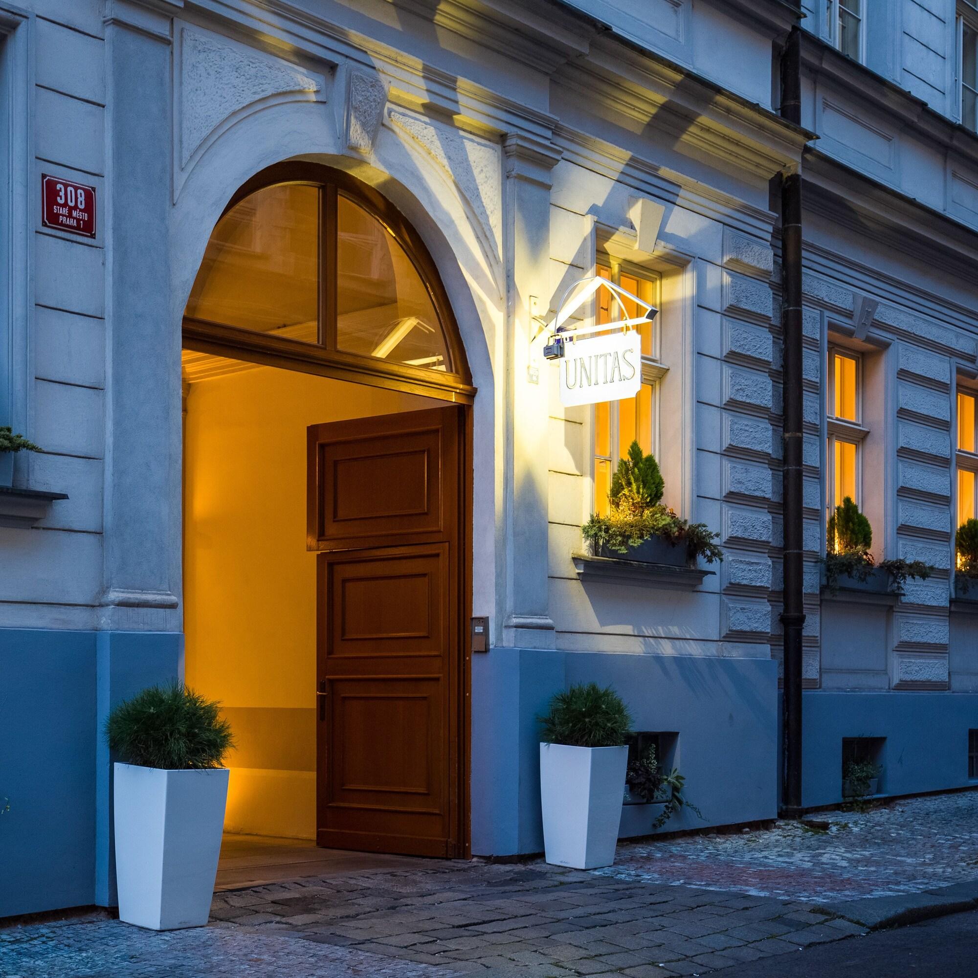 Vista Exterior Unitas Hotel