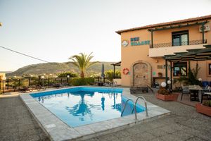 Alojamiento - Sun Village Hotel